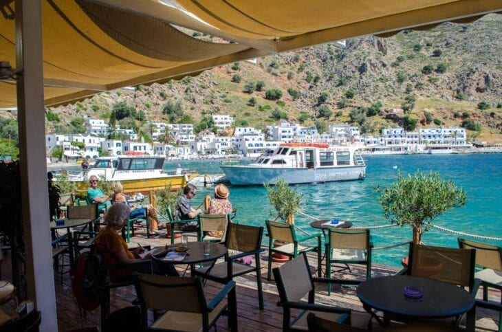 Taverne locale à Loutro