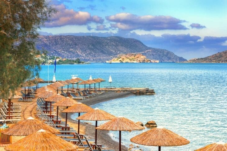 Plaka beach naast Elounda