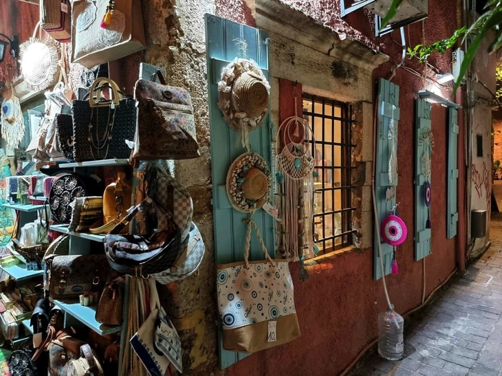 Boutique de souvenirs dans la vieille ville de La Canée