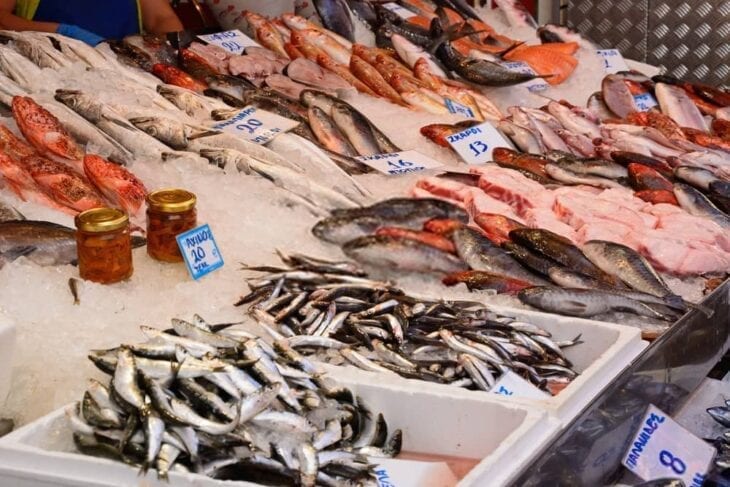 Étal de poissons au marché d'Heraklion