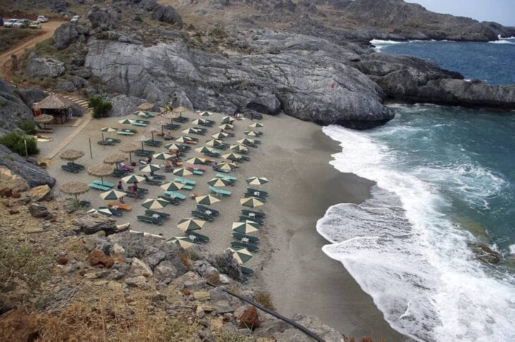 Mikro Amoudi Beach