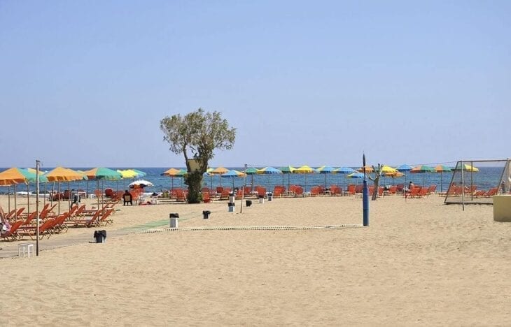 Знаменитый sun beach в Малии