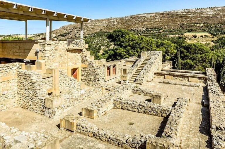Everything about the Mythical Labyrinth of the Minotaur (Minoan Maze) Everything about the Mythical Labyrinth of the Minotaur (Minoan Maze)