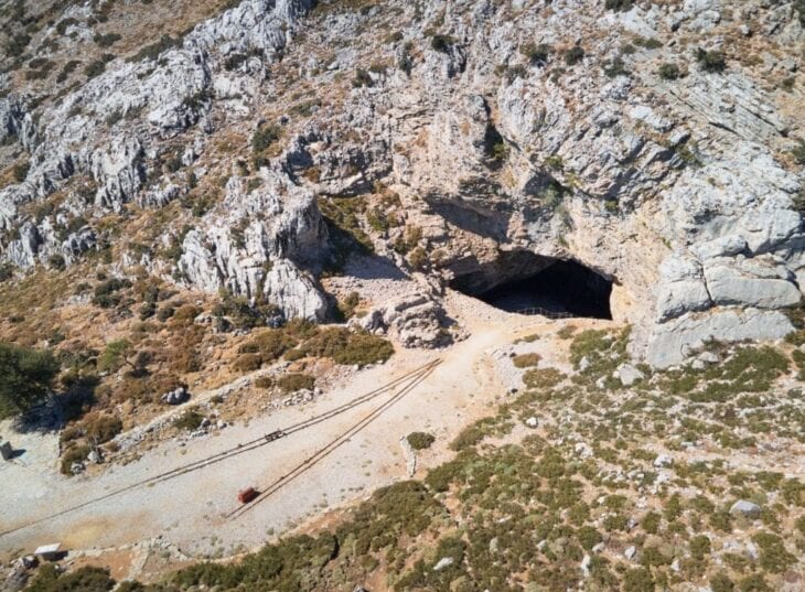 Die deon-Höhle