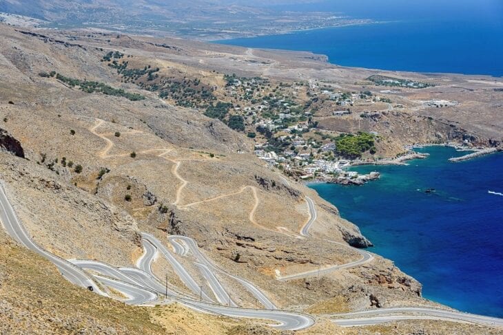 Serpantine weg naar Sfakia