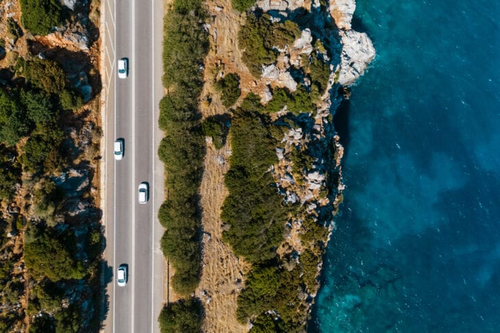 Griechische Küstenstraße in Bali Beach Kreta