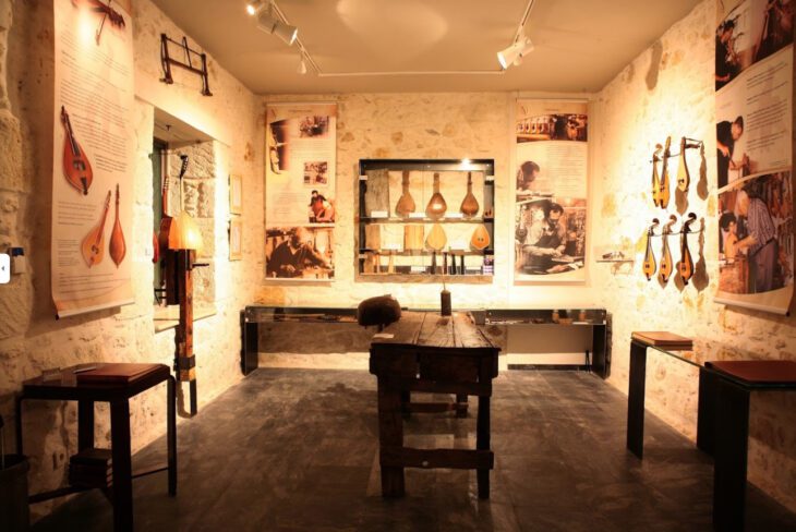 Werkstatt und Museum der kretischen Lyra