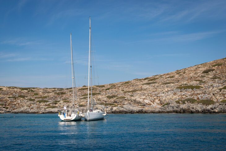 Segelboote auf der Insel Dia