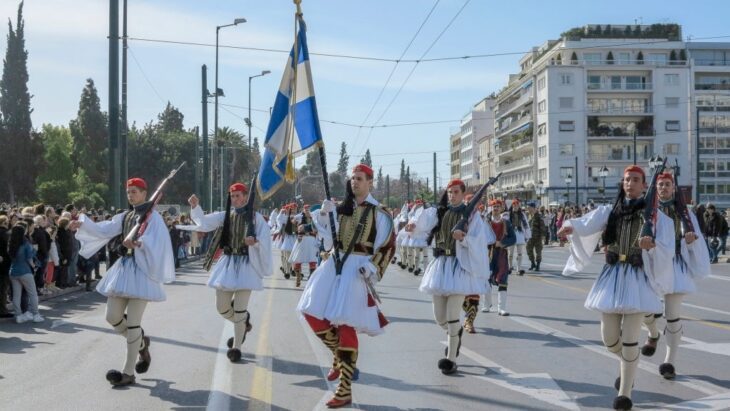 Een militaire parade op de Griekse onafhankelijkheidsdag