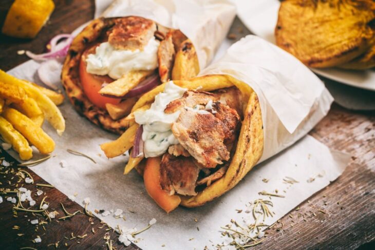 Verpakte pita met gyros