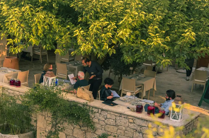 Ristorante Elaia nel villaggio di Kapsaliana