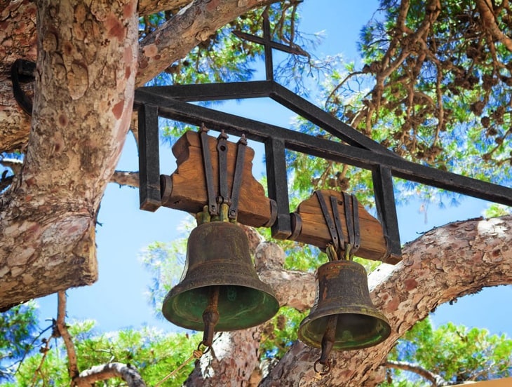 Alte Glocken der Klosterkirche von Preveli