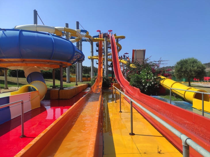 Water slides in Acqua Plus Waterpark