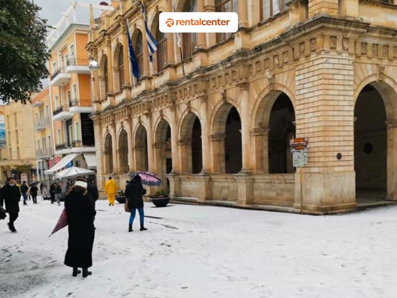 Rathaus von Iraklio bei Schneefall auf Kreta